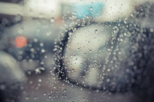 conducir en la lluvia autoescuelas pamplona
